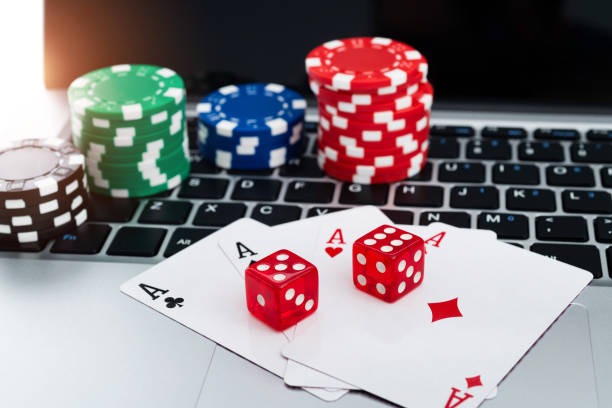 wongkito4d mobile app interface showing slot tournaments and live-dealer lobby